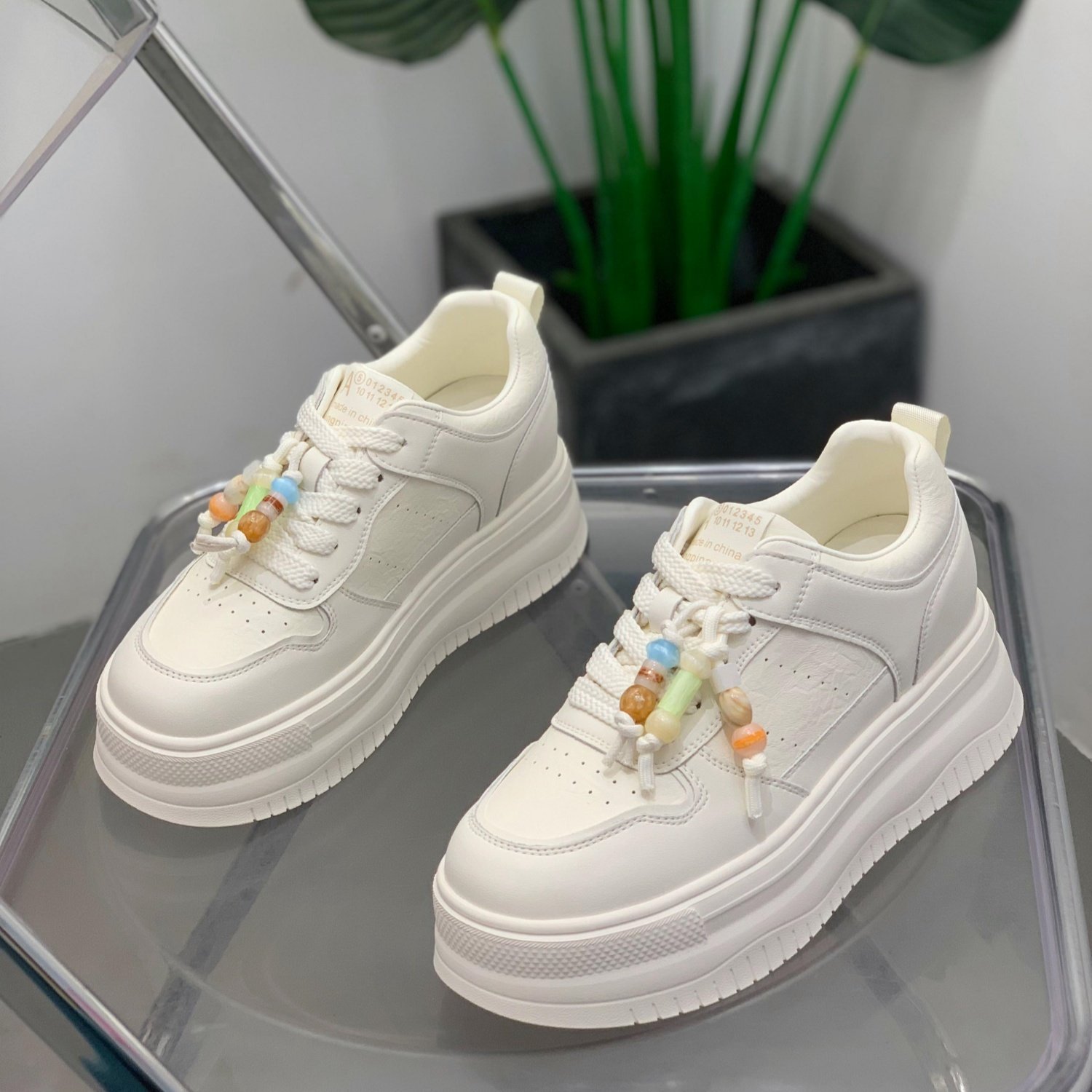 真皮小白鞋女2026年春季新款增高百搭学生休闲鞋厚底百搭显瘦板鞋