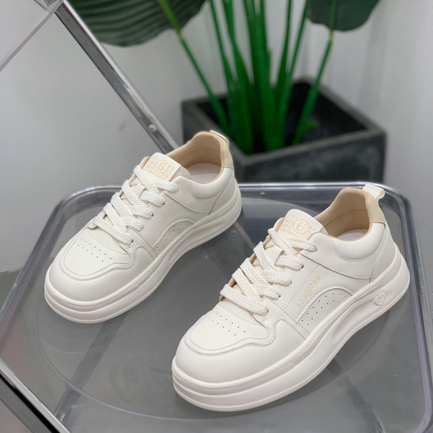 真皮平底小白鞋女2026年春季新款百搭学生休闲鞋轻便舒适显瘦板鞋,女鞋,休闲板鞋,淘宝优惠券,粉丝福利购,淘宝优惠卷