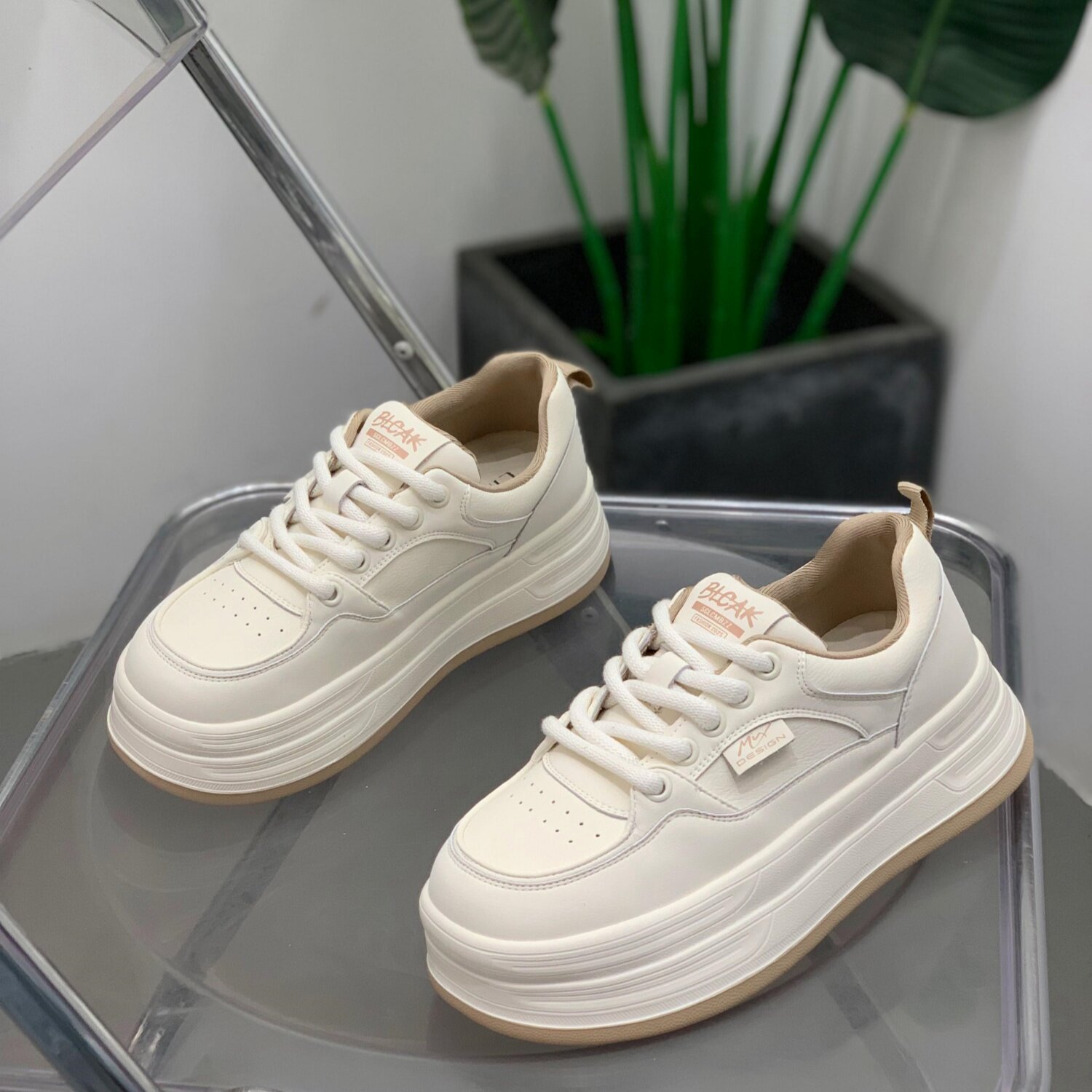 真皮小白鞋女2025年冬季轻便百搭休闲鞋厚底增高显瘦运动潮流女鞋,女鞋,时尚休闲鞋,淘宝优惠券,粉丝福利购,淘宝优惠卷