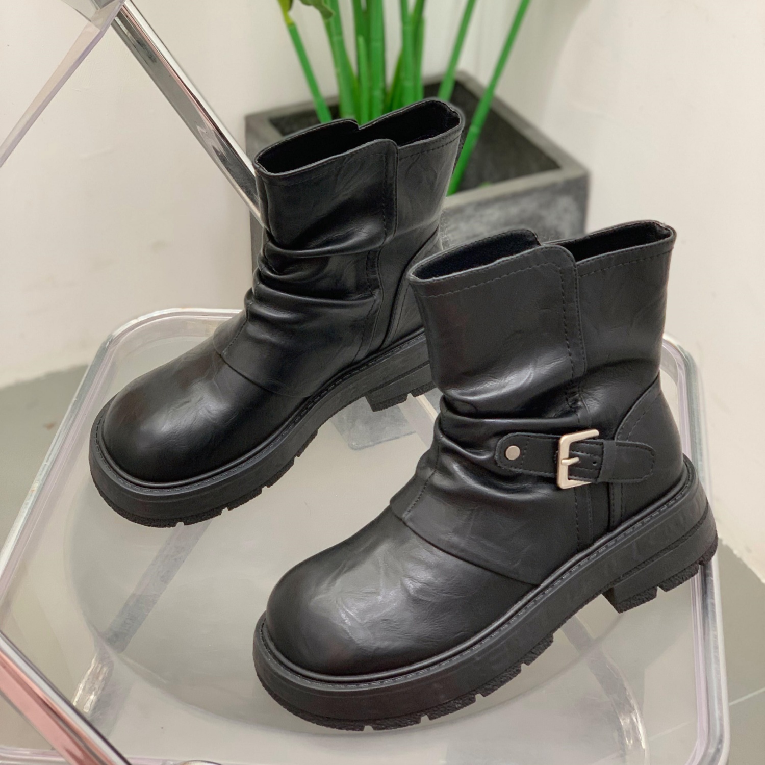 爆款高级感马丁靴女休闲褶皱短靴