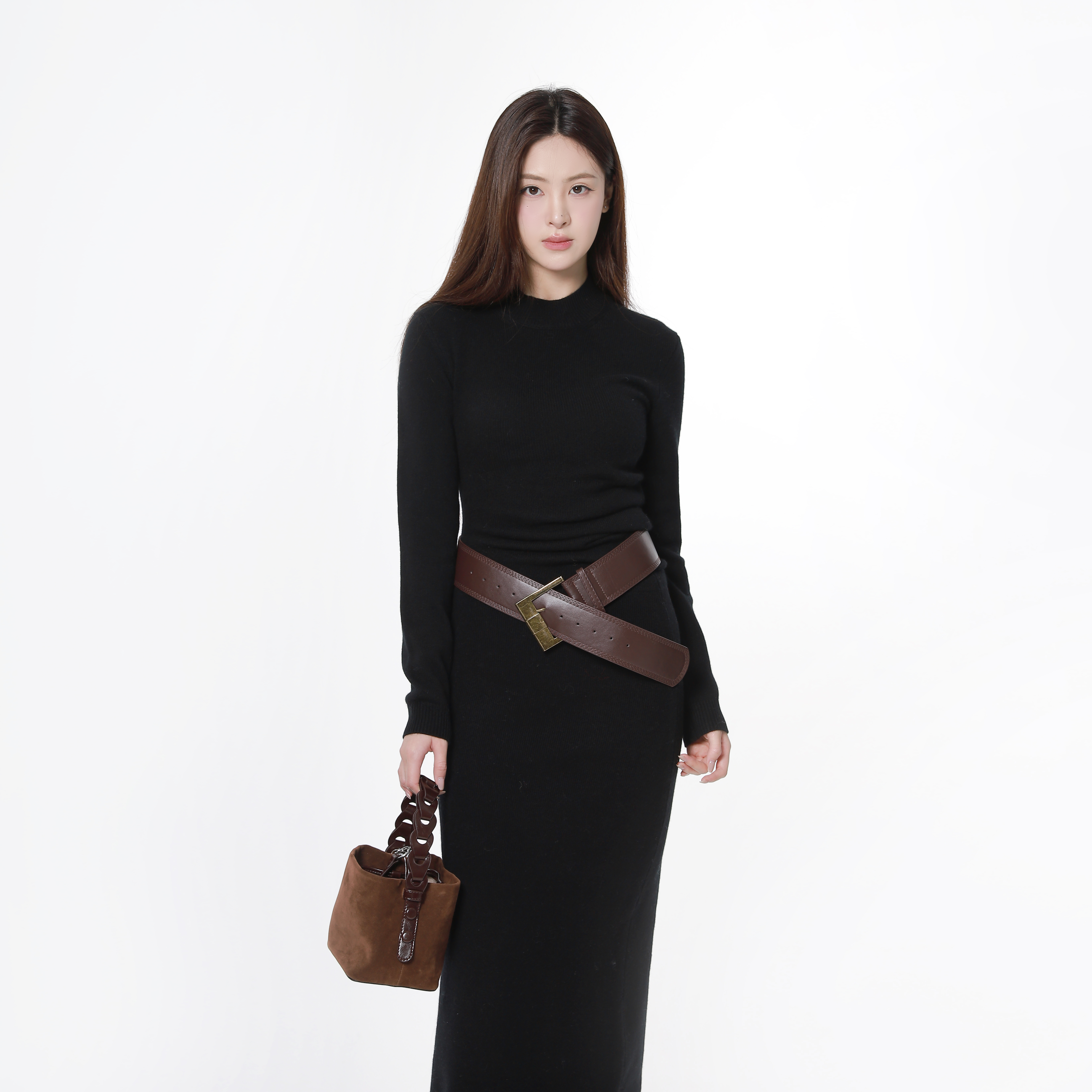 半高领收腰打褶羊绒连衣裙