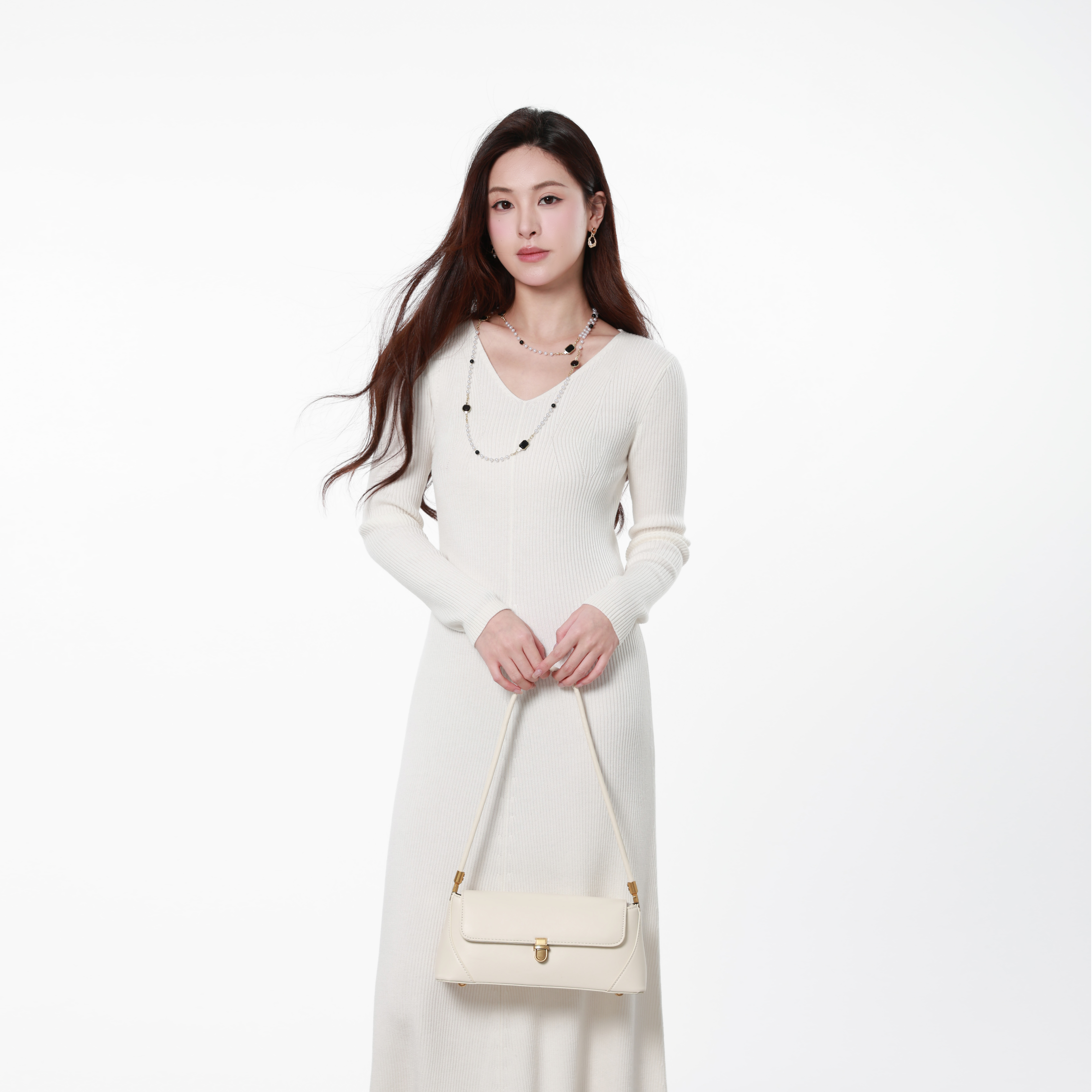 Golden Treasure Jar 针织连衣裙女秋冬温柔风v领显瘦打底裙长裙