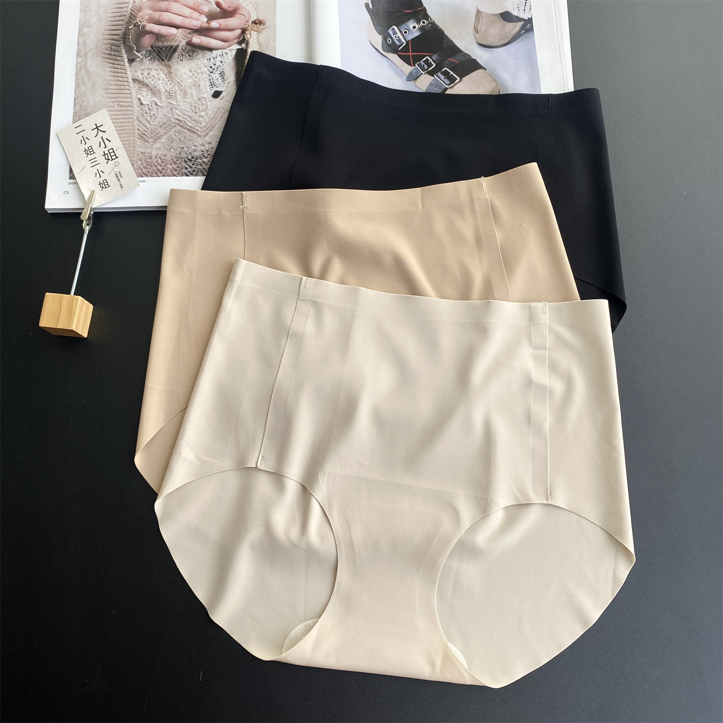 【无痕裸感隐形】一片式蜜桃臀透气莫代尔含蚕丝档包臀中腰内裤女,女士内衣/男士内衣/家居服,女三角裤,淘宝优惠券,粉丝福利购,淘宝优惠卷