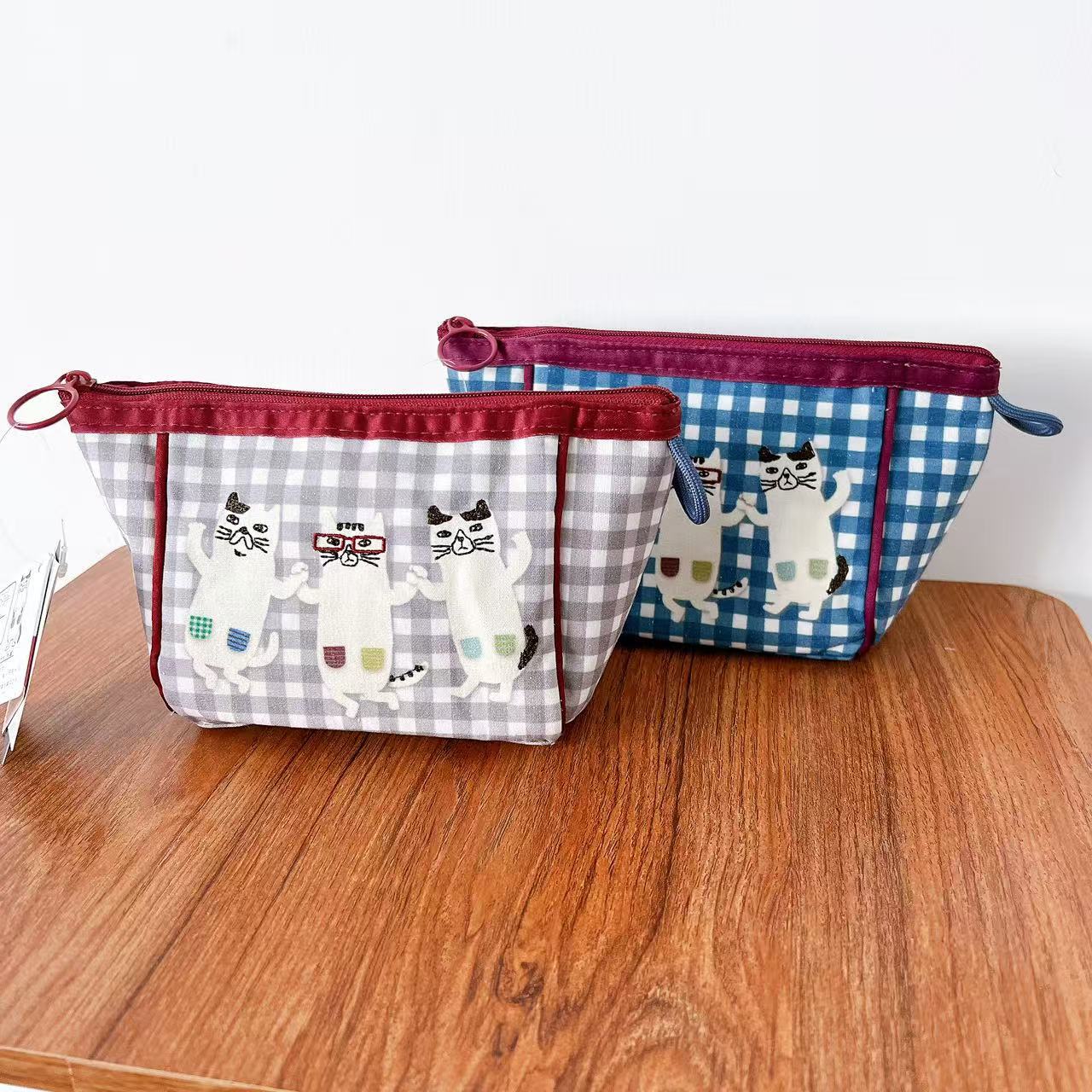 日本kKusuguru刺绣眼镜猫格子包