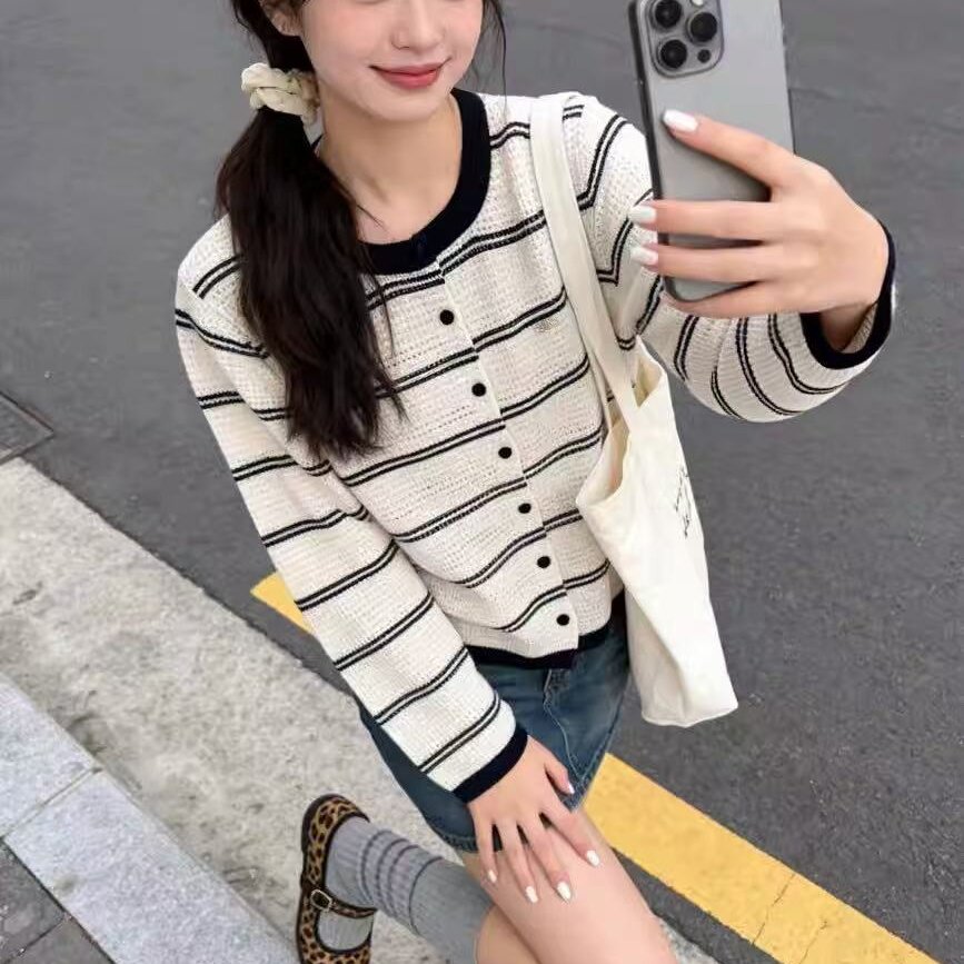 2026春季新款韩版时尚百搭圆领条纹针织开衫女宽松显瘦毛衣外套潮