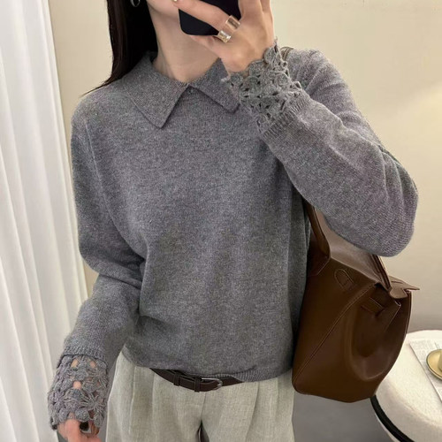 翻领高级感袖口镂空勾花设计毛衣