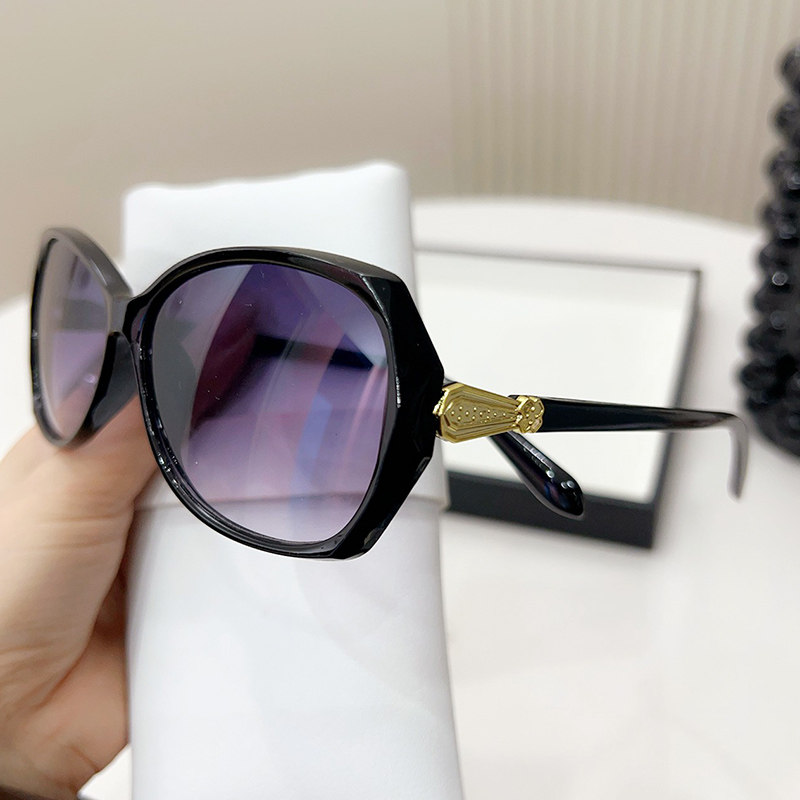 gm墨镜女夏2025新款潮开车太阳镜女小脸款小号网红眼镜ins街拍