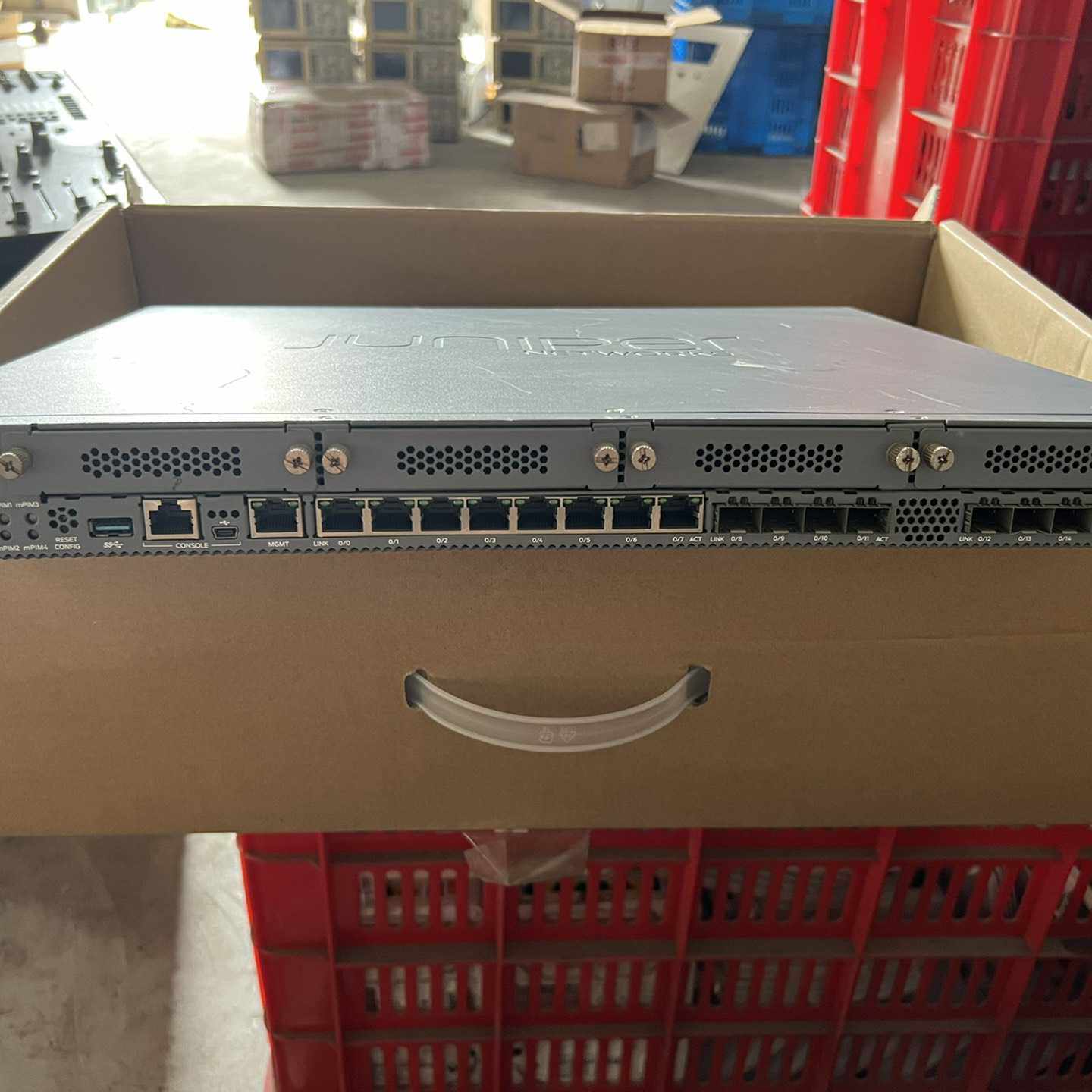 Juniper瞻博SRX340防火墙8口千兆电口企业