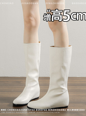 内增高5CM!不累脚米白色圆头靴子2026冬季新款小个子套筒中筒靴女