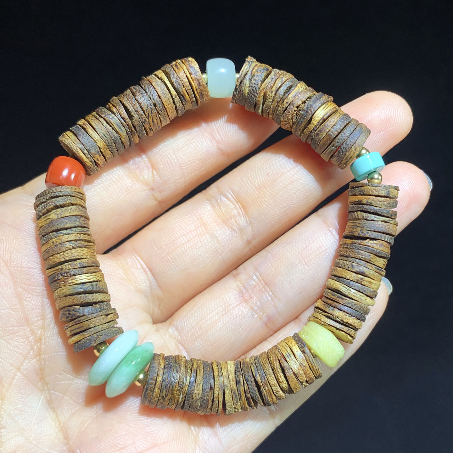 天然绿奇楠沉香片珠多宝手串