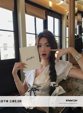 Xinlei Lin“玛格丽特”中古西*后收腰绑带刺绣泡泡袖衬衫上衣
