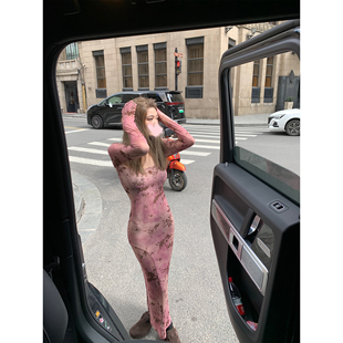 Xinlei Lin “桃之幺幺”春日辣妹印花高弹长袖连衣裙女春夏裙子