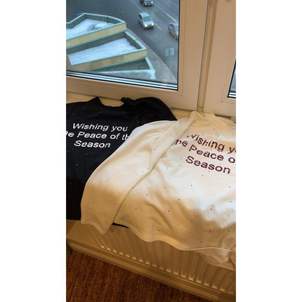 Xinlei Lin 璀璨星河 烫钻破碎做旧字母印花磨毛加绒宽松长袖T恤