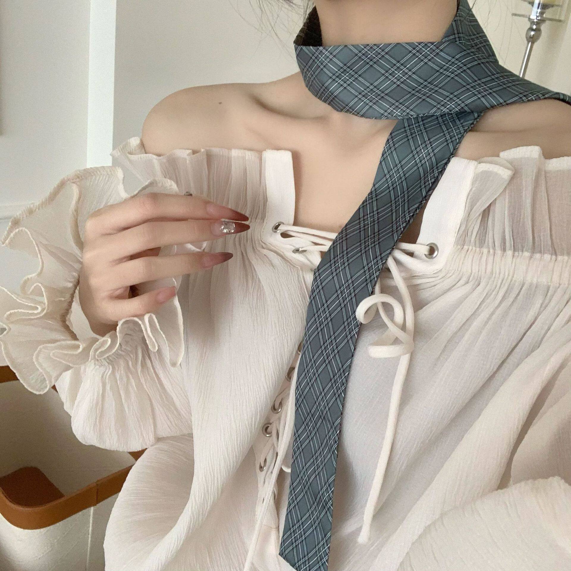 丝巾长条高级感百搭小领巾领带春夏新品复古格子头巾发带装饰腰带