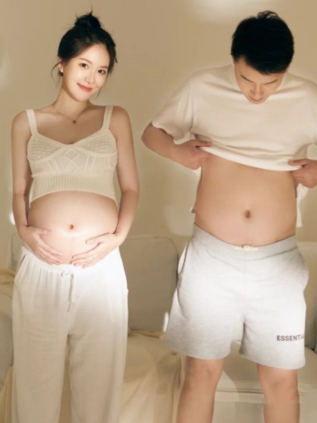 사진 스튜디오 테마 커플 출산 사진 의류 패션 간단한 남성과 여성 사진 커플 예술 사진 사진 사진 의류