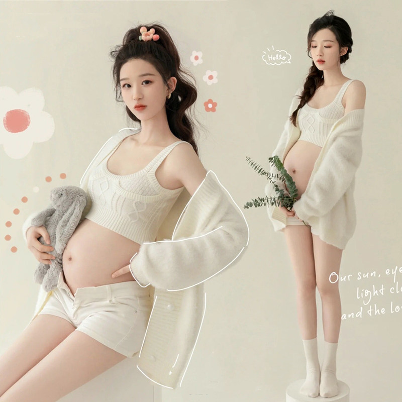 사진을 찍는 임산부 의상 커플 사진 세련된 흰색 슬링 니트 미적 예술 사진 신선한 배꼽 엄마 사진