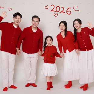 2026新款全家福摄影服装家庭装一家五口亲子装影楼拍照主题红毛衣