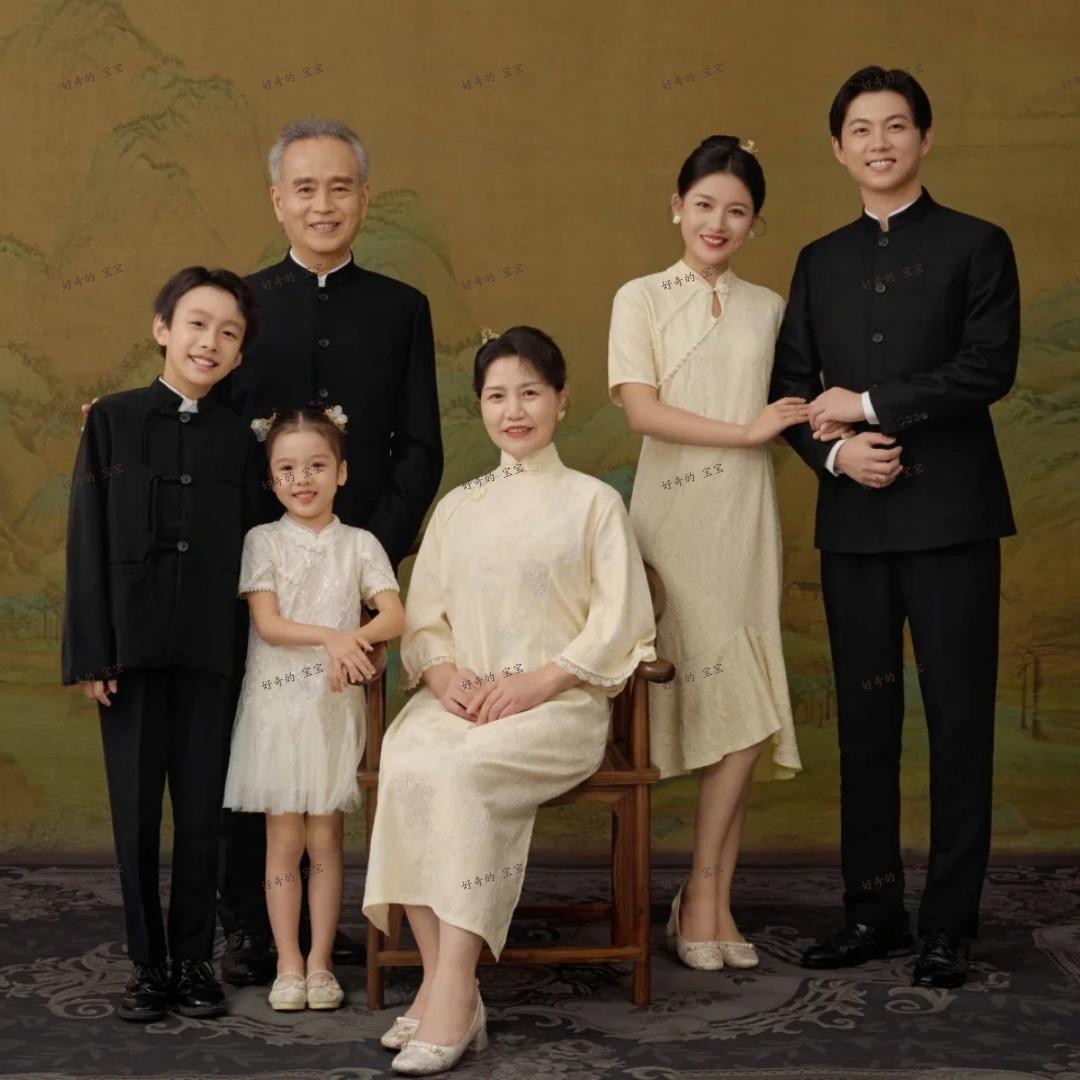 影楼新中式拍照旗袍复古一家六口