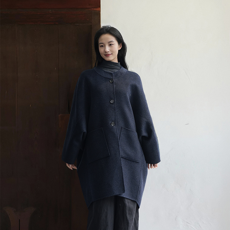 知笔墨冬季美丽诺羊毛开衫外套