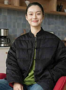 知笔墨2025复古新中式手工盘扣保暖外套提花重缎香云纱鹅绒羽绒服