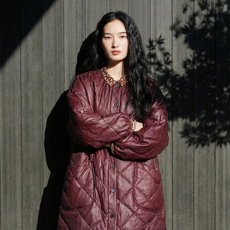 知笔墨红云纱桑蚕丝保暖白鹅绒中长羽绒服 菱格栗子色香云纱外套