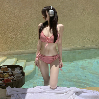 女生抓绒纯色甜美法式露腰露肚吊带游泳衣温泉度假个性泳装纯欲风