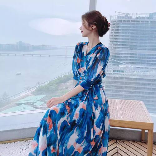 2026夏季新款大码女装连衣裙胖mm减龄法式遮肚开叉时尚洋气a字裙
