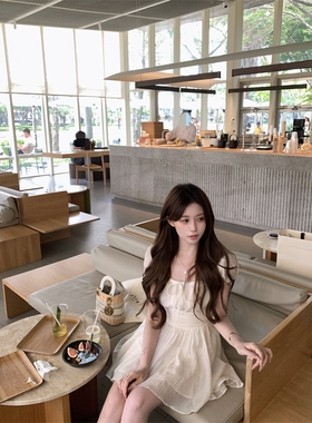 萌萌Ja 落幕公馆~三色方领甜美温柔高腰短裙修身显瘦不撞款连衣裙