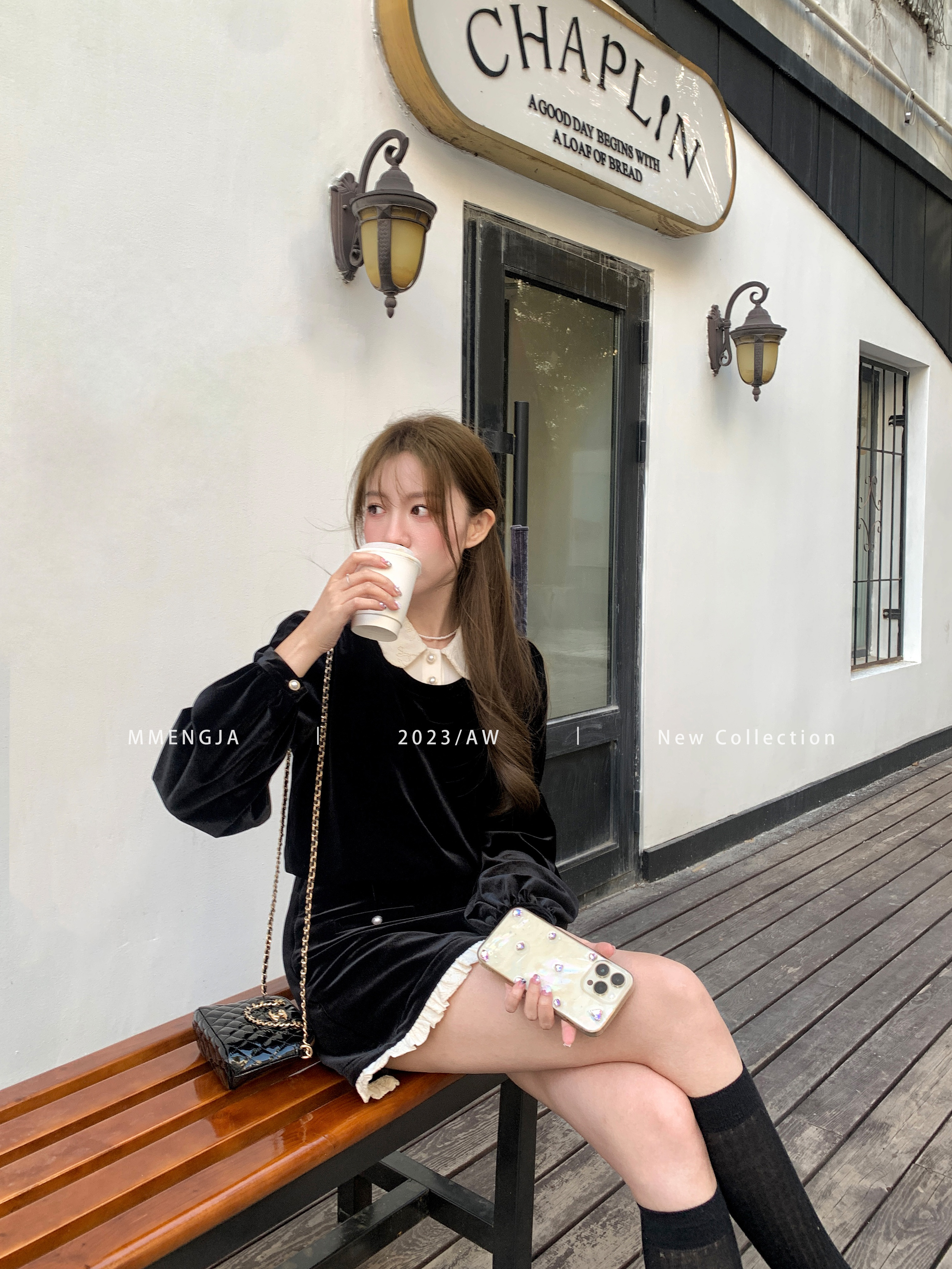 萌萌Ja」绣花领丝绒套装