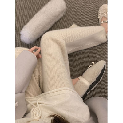 萌萌Ja两色浣熊绒针织裤