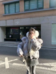 萌萌Ja」灰欧包~天空之城 新国标防水90白鸭绒短羽绒服女面包服