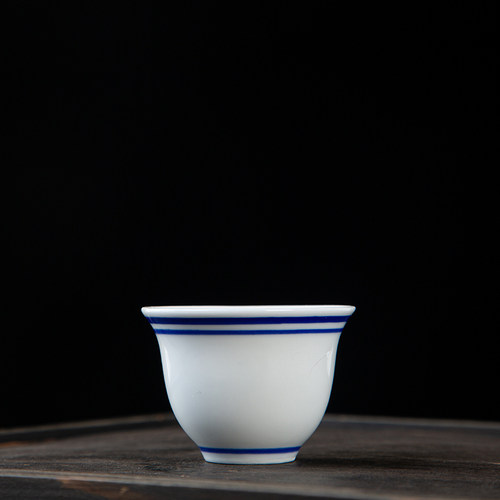 景德镇陶瓷蓝边白酒杯
