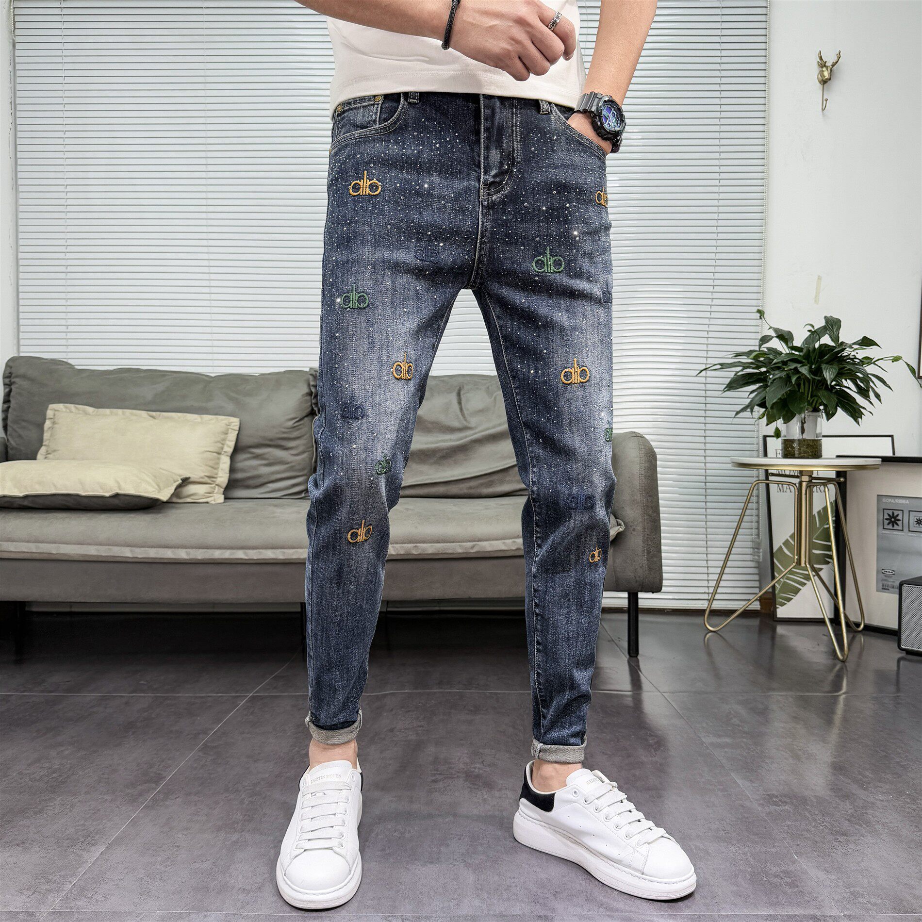 欧货潮牌牛仔裤男2025春秋新款烫钻刺绣个性时尚潮流高端小脚长裤