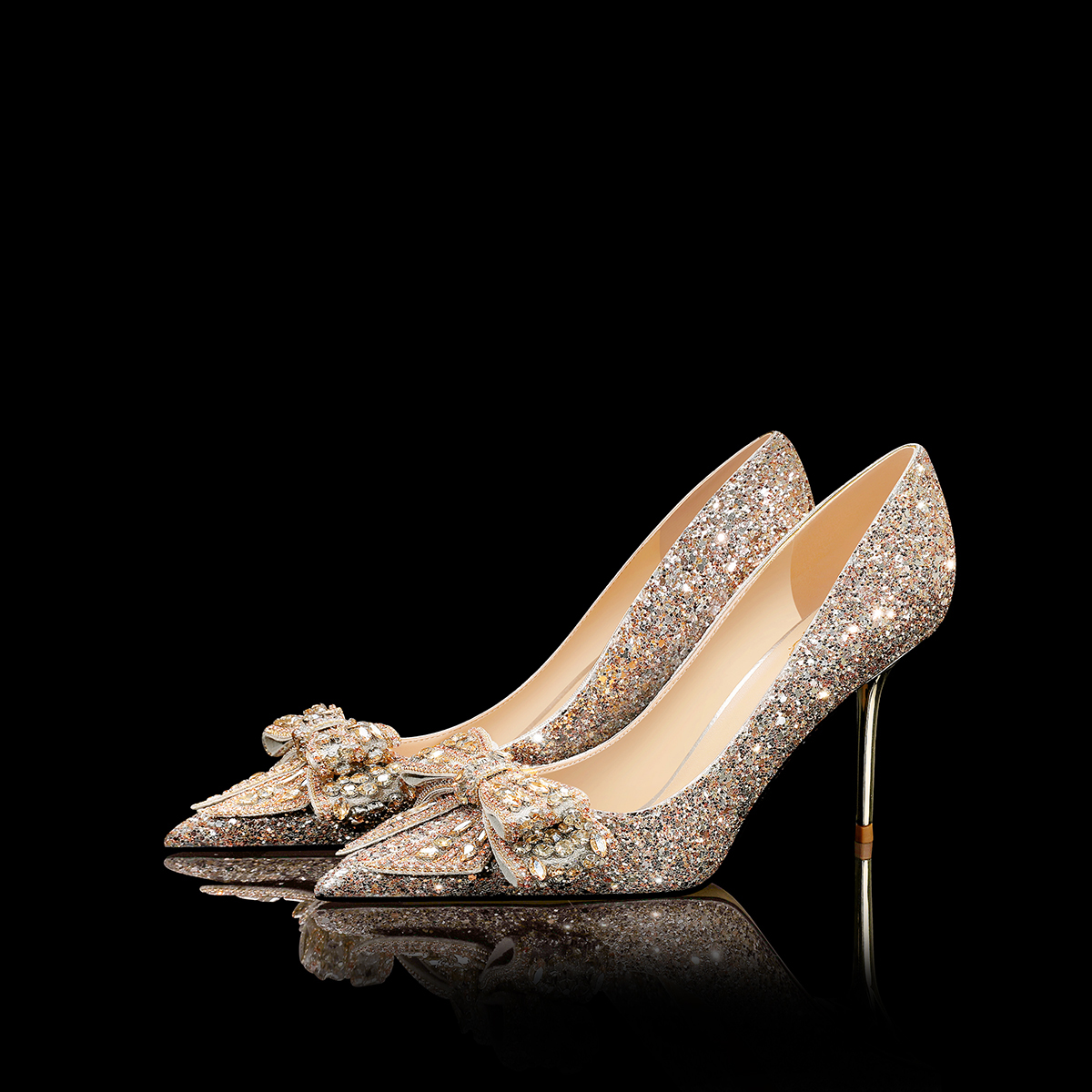 秀禾婚纱两穿婚鞋女2025春秋新款金色水钻蝴蝶结新娘鞋高跟水晶鞋