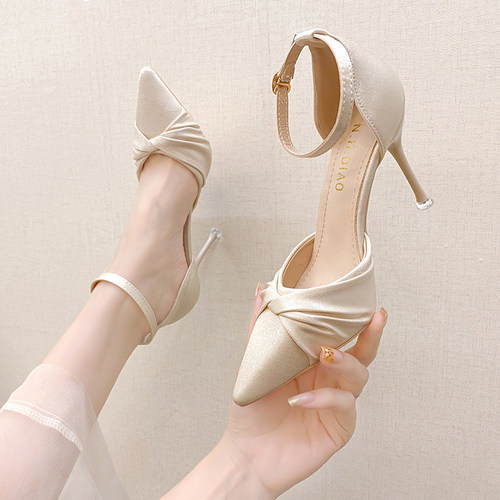 时装凉鞋女单鞋一字扣带