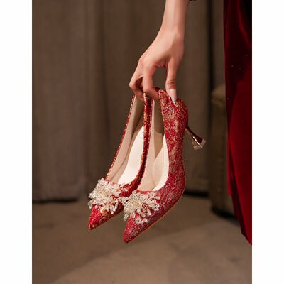 尖头水钻山茶花红色秀禾婚鞋女不累脚细跟高跟鞋中式敬酒服新娘鞋