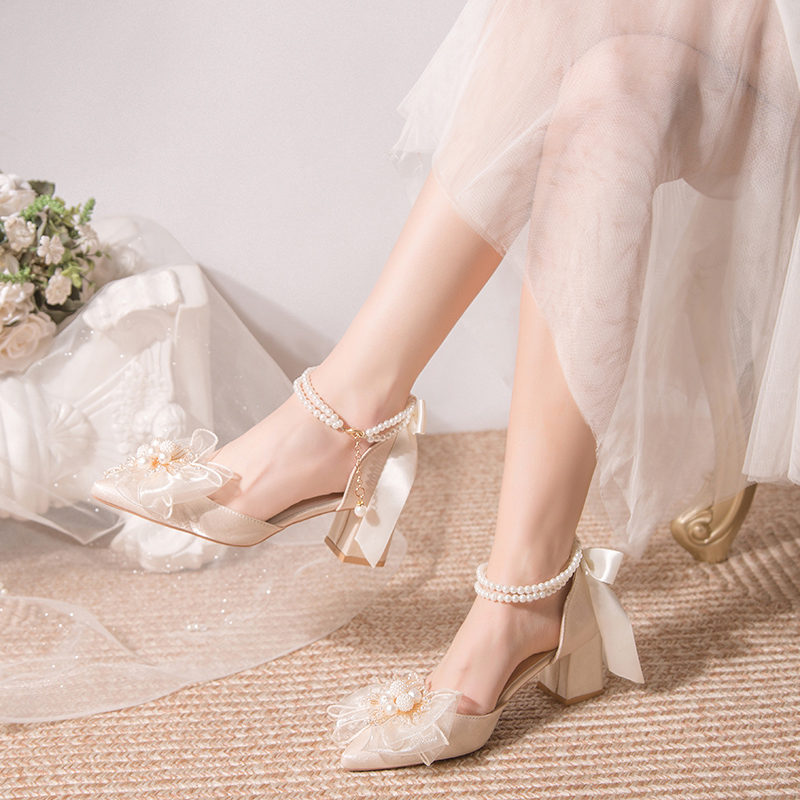法式婚鞋女2024新款中式秀禾婚纱新娘结婚鞋子伴娘鞋不累脚高跟