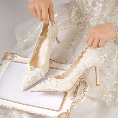 绸缎面白色婚鞋2025新款主婚纱新娘鞋秀禾两穿订婚珍珠高跟鞋细跟