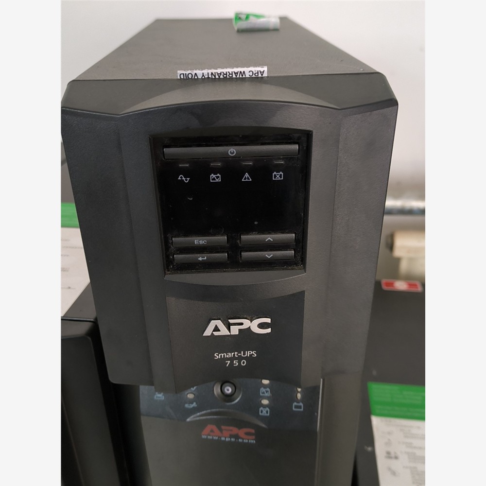APC  sua750ich-45   500W 内置电池2