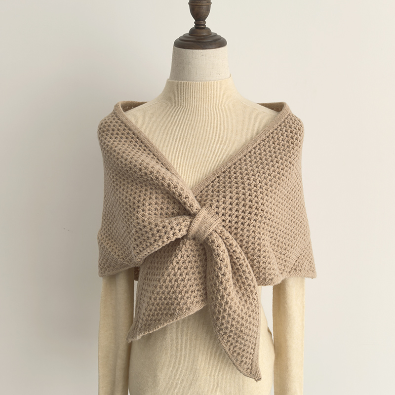 韩版简约毛线镂空针织三角披肩女外搭秋冬季保暖时尚休闲坎肩防寒