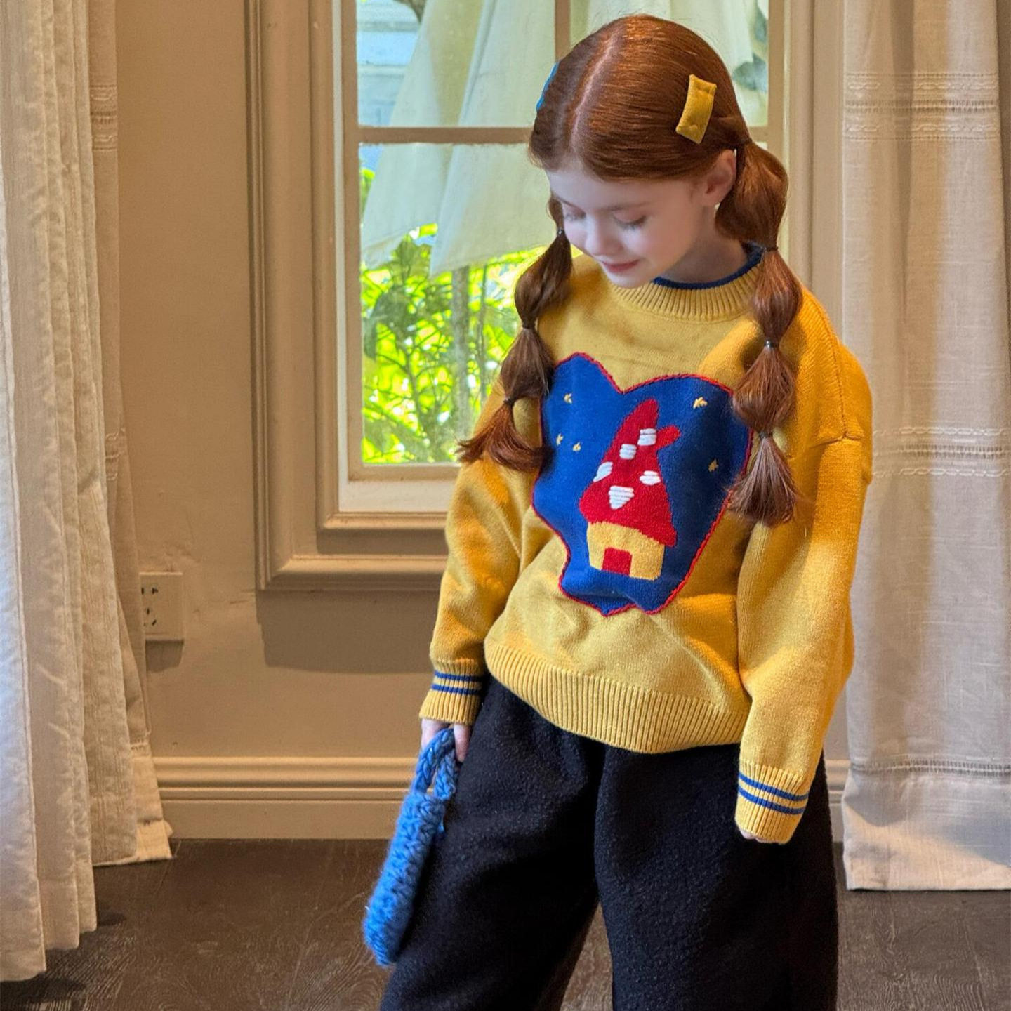 尖子蛋韩系童装2025冬季新款女童毛衣可爱童趣黄色圆领套头上衣