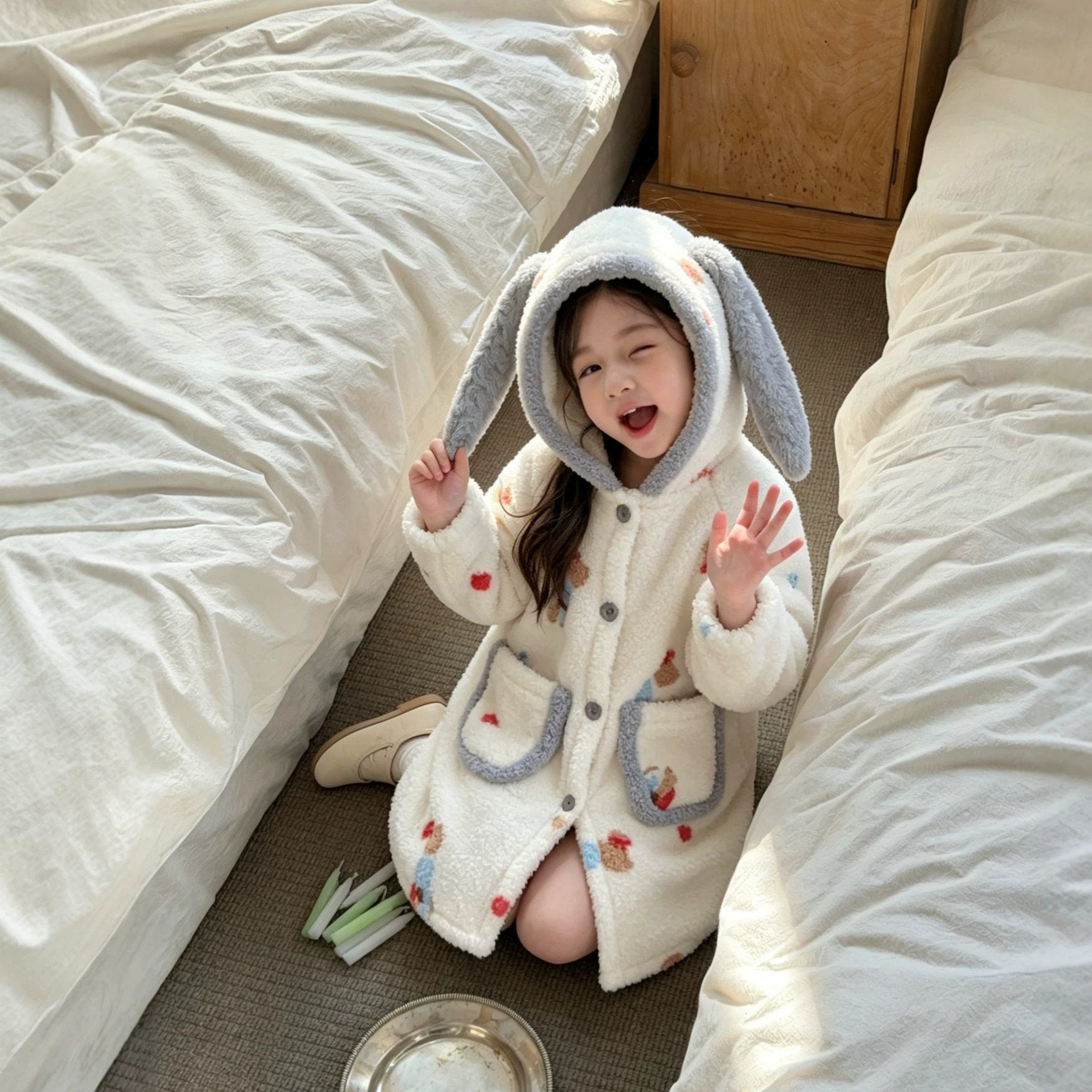 女童卡通珊瑚绒睡袍宝宝秋冬儿童长款连帽兔子耳朵浴袍家居服外套