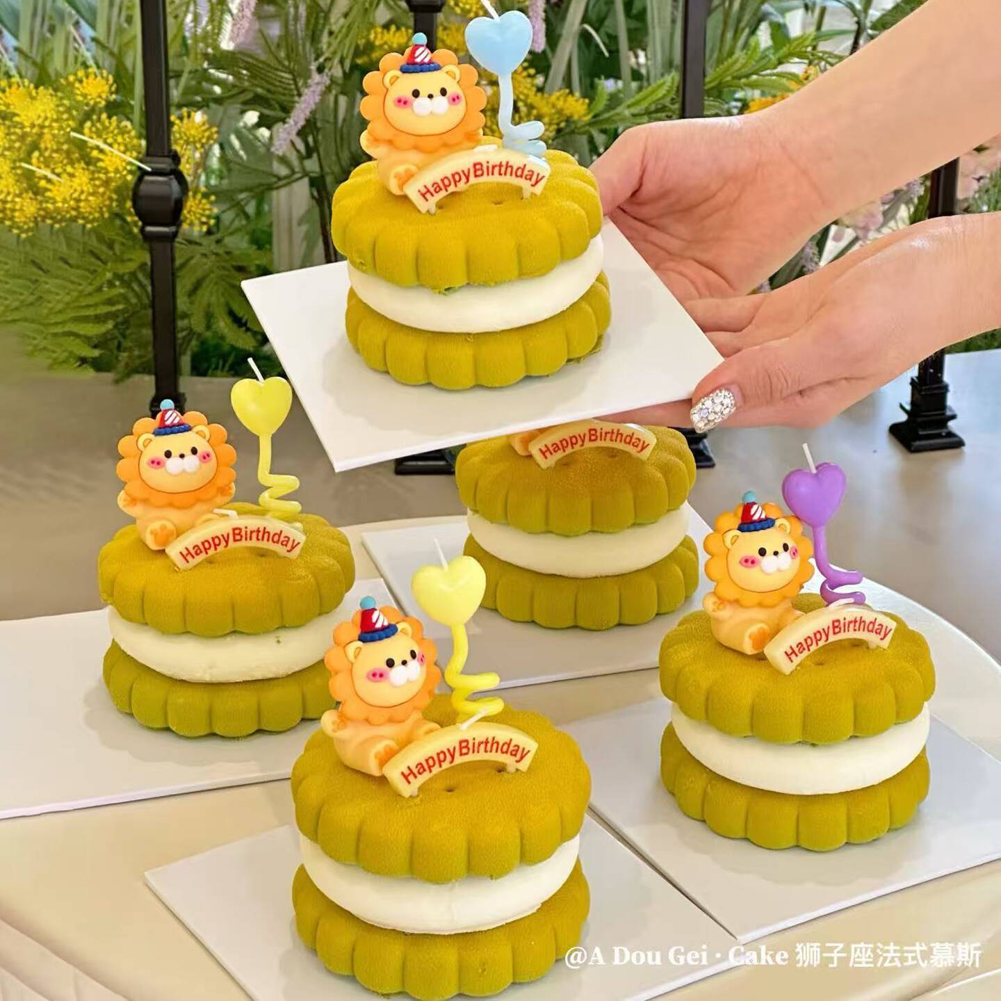 网红狮子座卡通emoji蛋糕装饰狮子摆件圆形饼干模具蜡烛生日插件