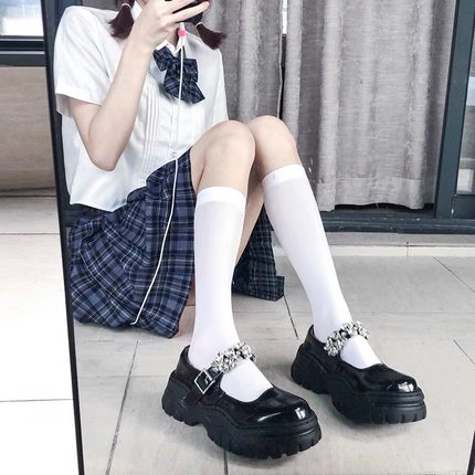 春秋新款圆头水钻一字带玛丽珍鞋单鞋女粗跟厚底学院风休闲小皮鞋