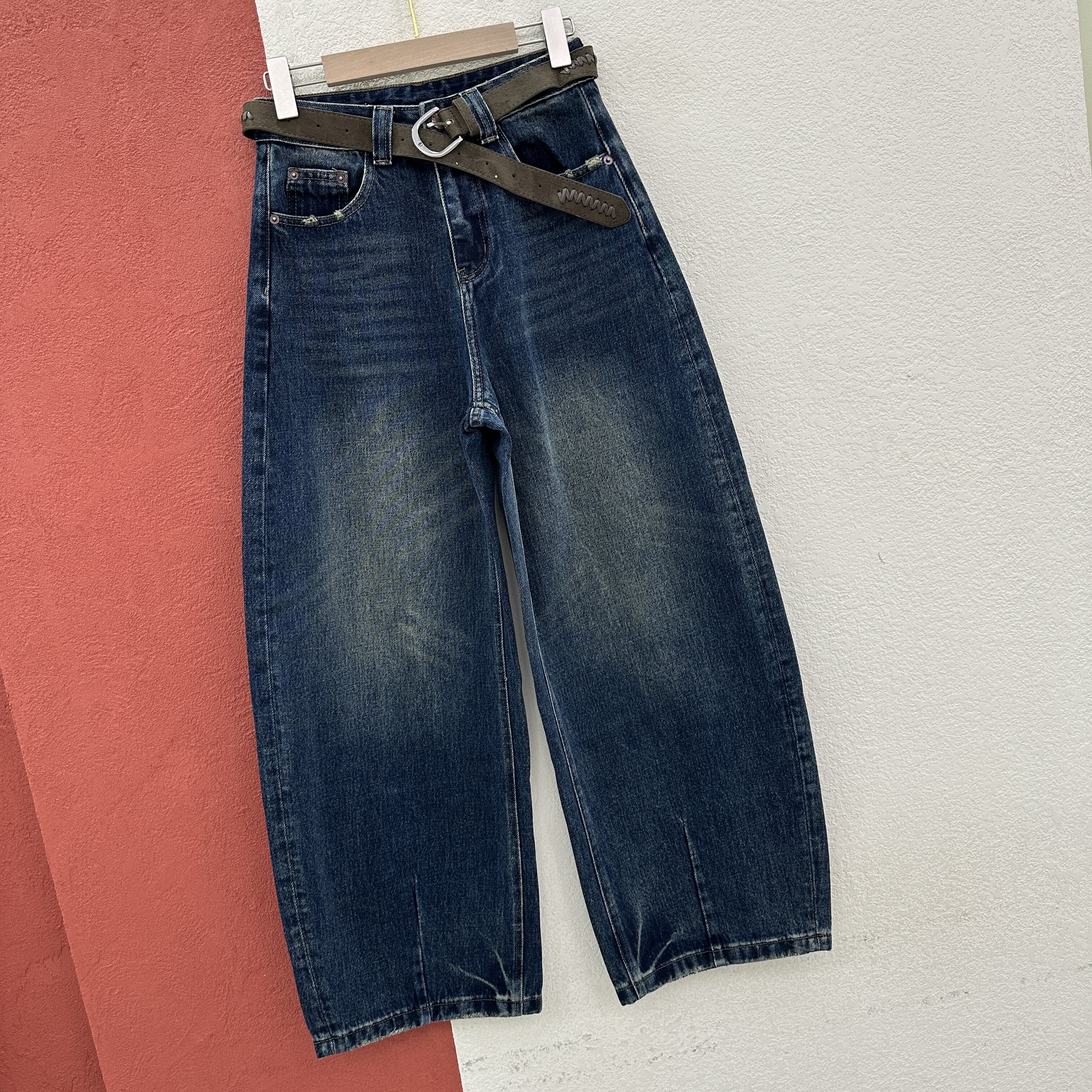 2026秋款JEANS金蚂蚁26712牛仔裤女高腰皮带弯刀裤刺绣花线拖地裤