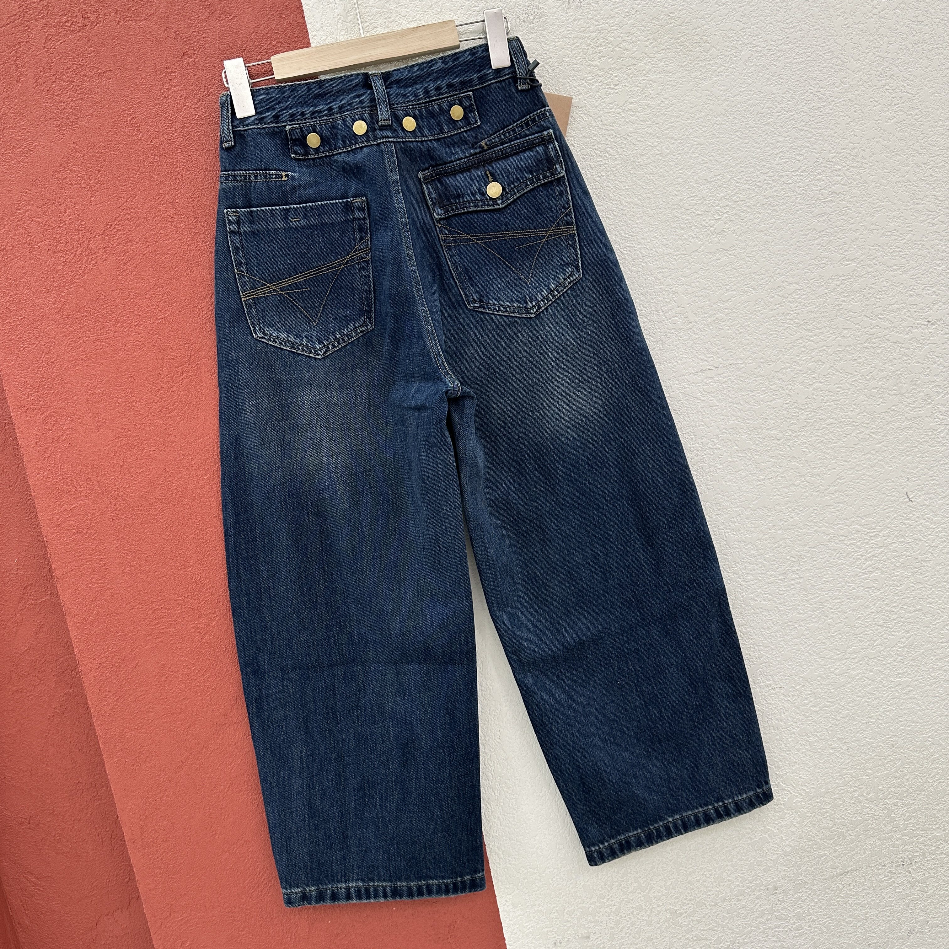秋款FASHION JEANS牛仔裤YILIUYI壹流壹8238女皮牌铆钉九分弯刀裤