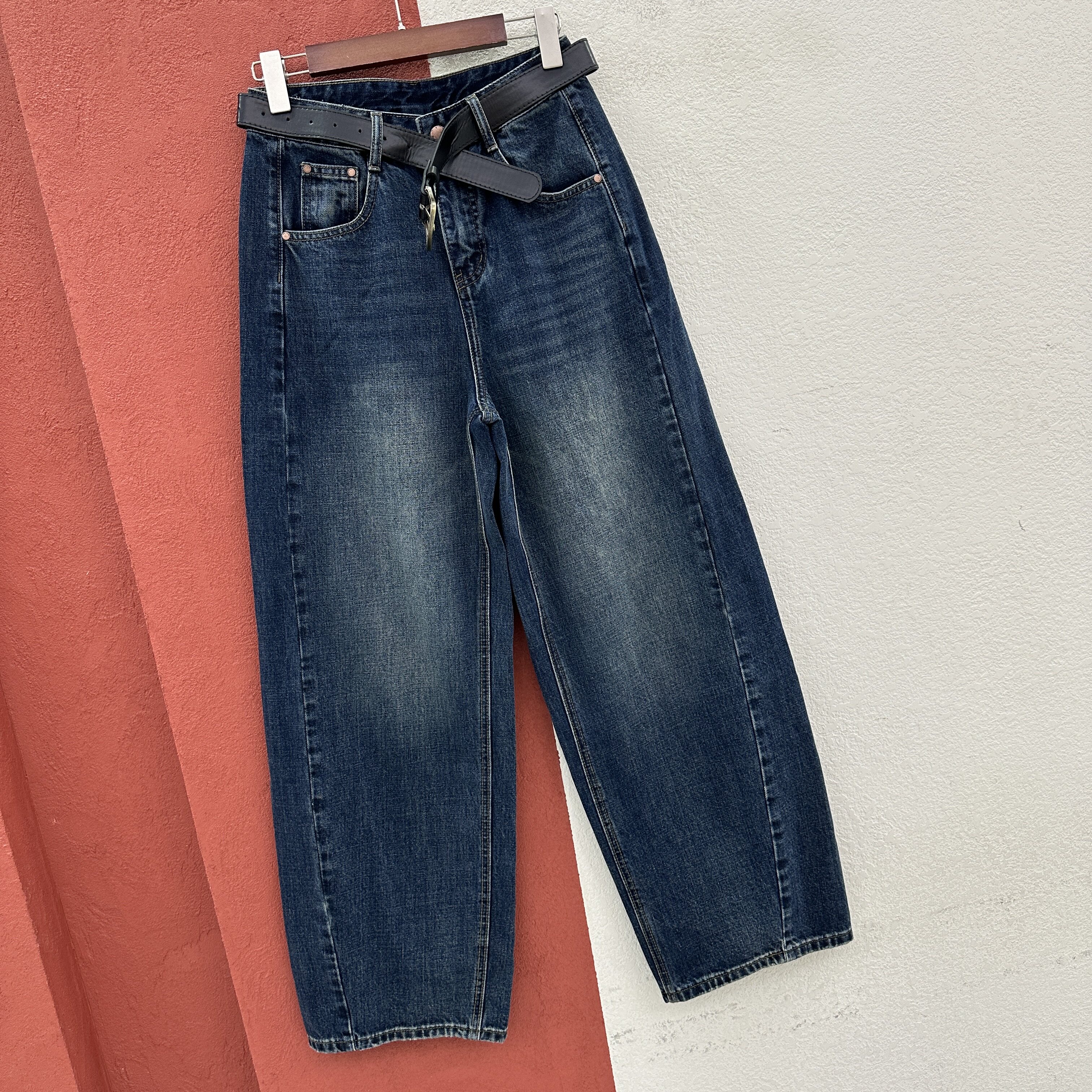2026秋款JEANS红提子19092牛仔裤女高腰压线弯刀裤水洗翻盖拖地裤
