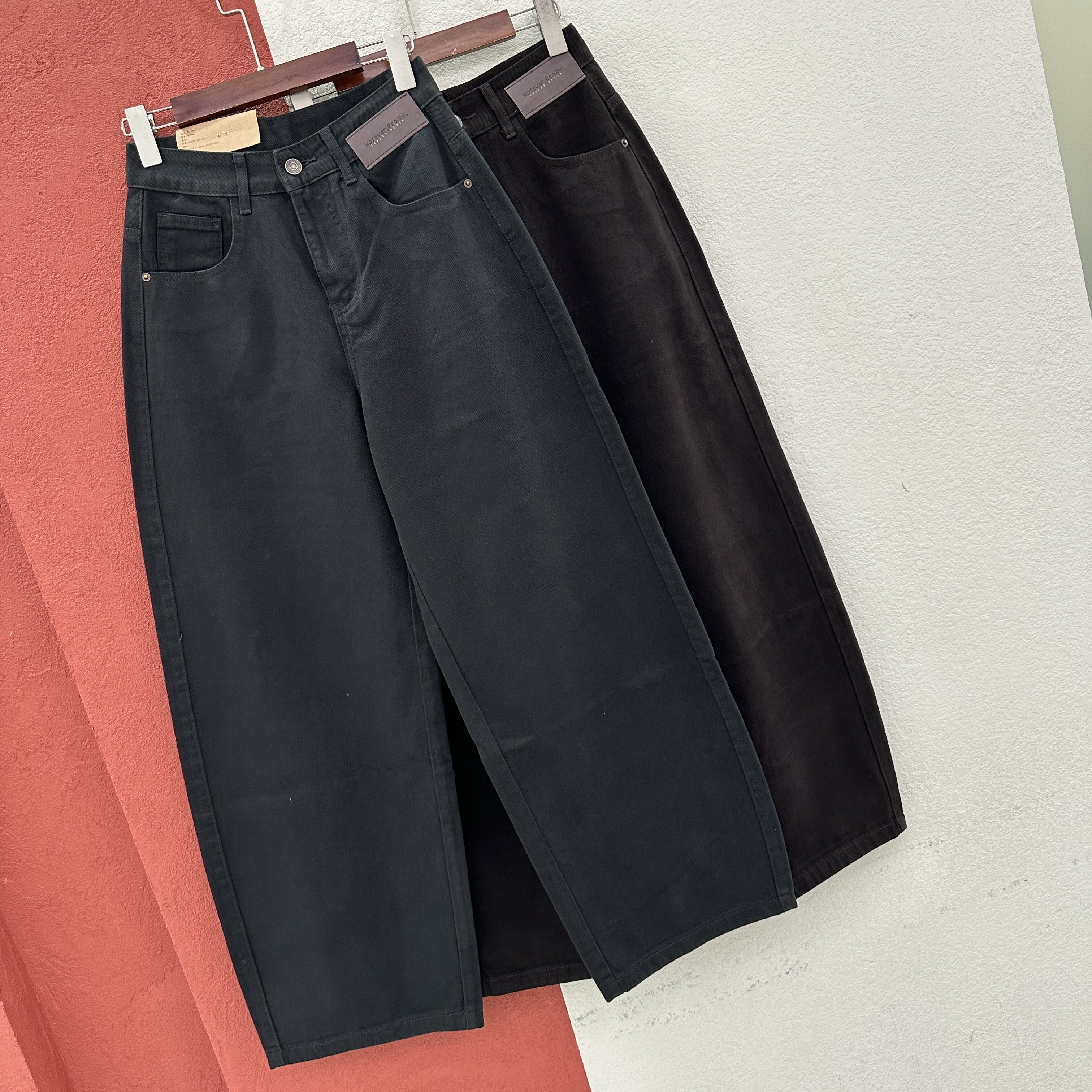 2026秋款JEANS红提子19087牛仔裤女高腰皮标弯刀裤拖地后腰排扣裤