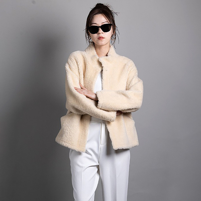 奢华皮毛一体大衣羊羔皮外套立领