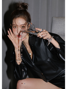 CAN2021夏季新款 炸街减龄时尚套装黑色夹克外套皮裙小碎花衬衫女